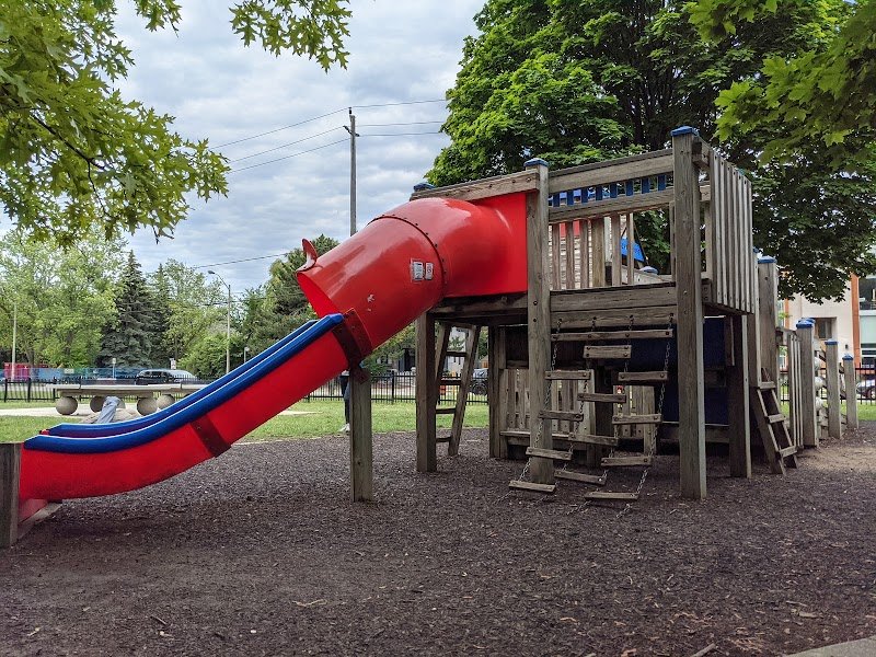 bayview-village-junction-playground-and-splashpad