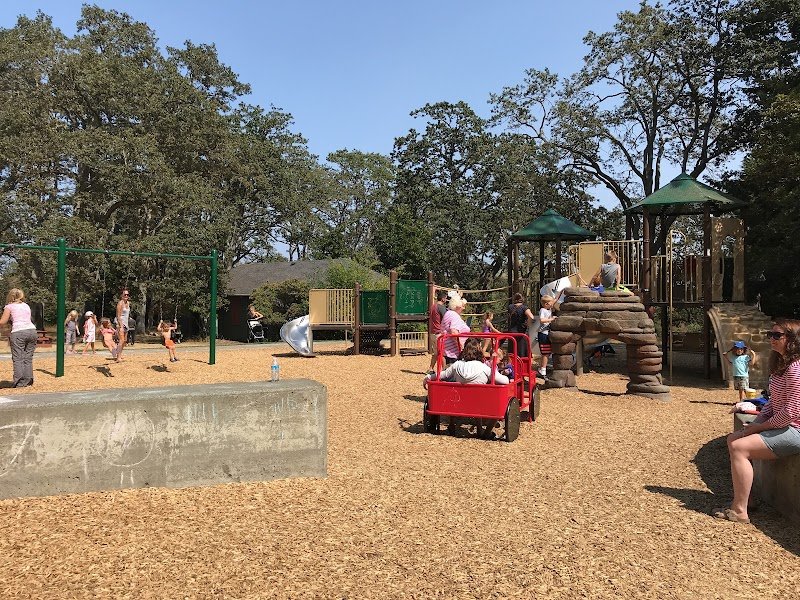 beacon-hill-park-north-playground
