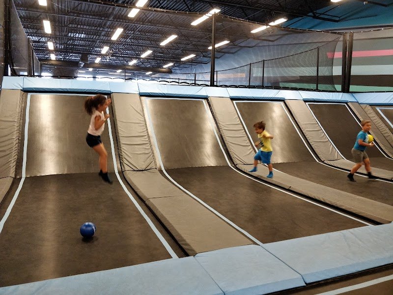 elevation-trampoline-amusement-montreal