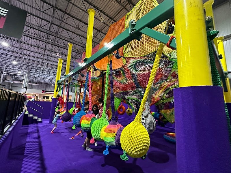 flying-squirrel-trampoline-park-north-calgary