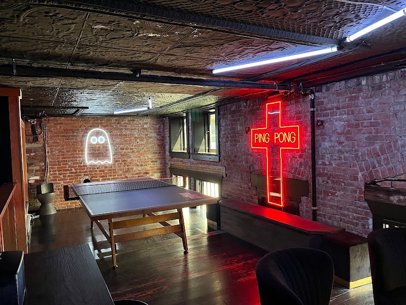 haunted-manor-mini-golf-ping-pong-lounge