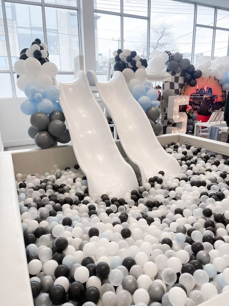 le-p-tit-village-deluxe-soft-play-bubble-house-ball-pit-bouncy-castles-montreal