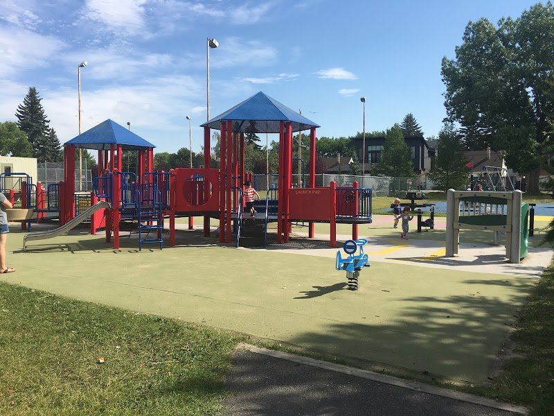 renfrew-community-centre-playground