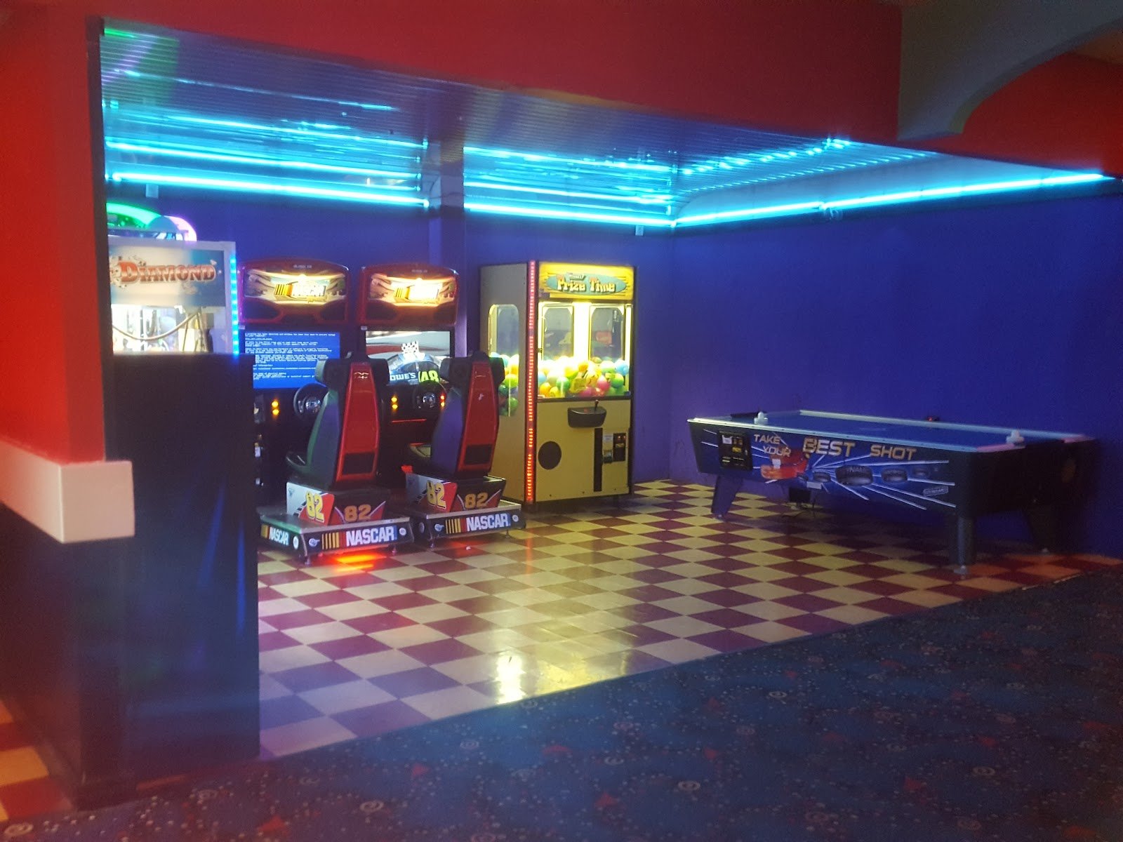 amf-river-city-lanes-2