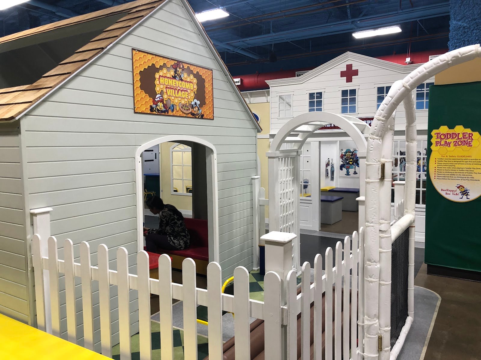 billy-beez-anaheim-gardenwalk-4