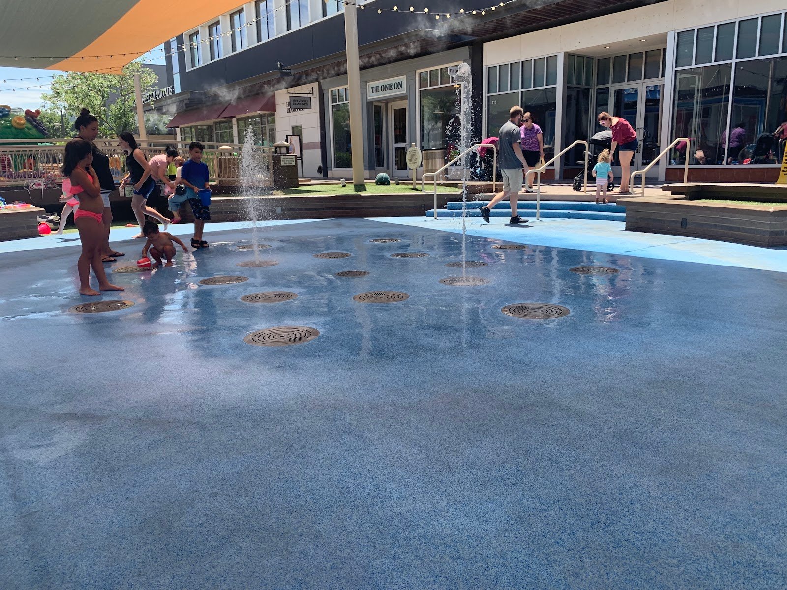 childrens-play-area-2