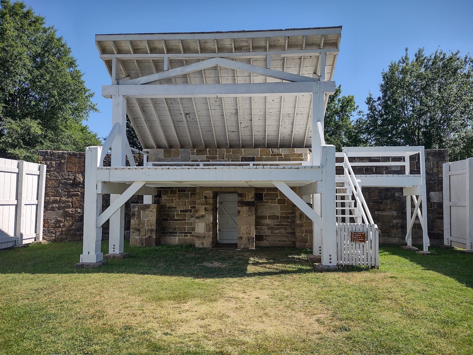 fort-smith-national-historic-site-3