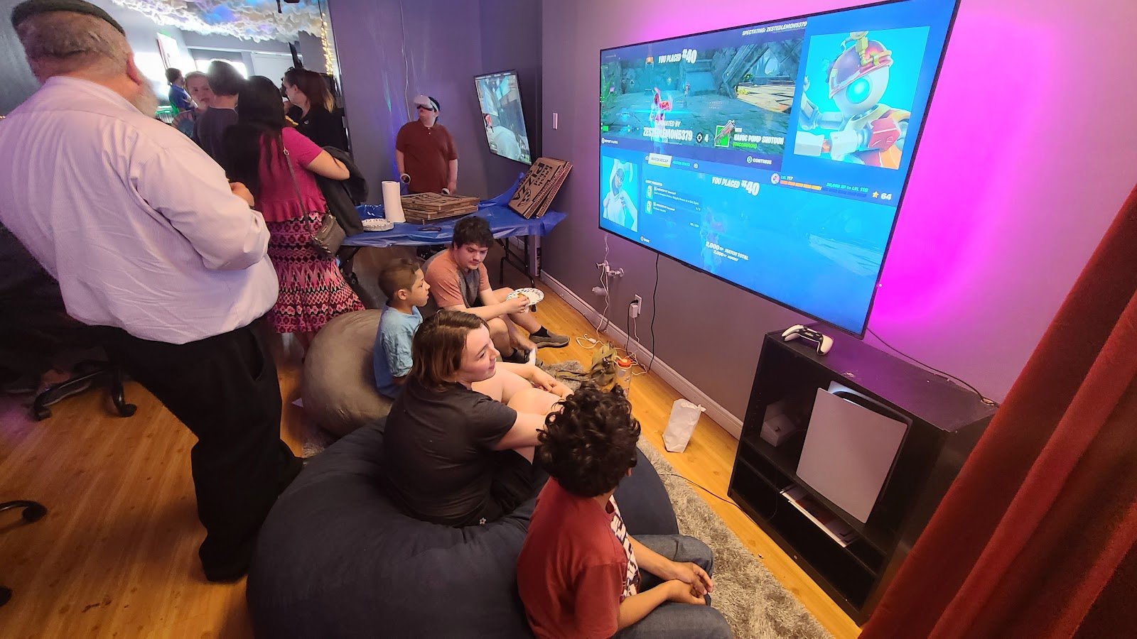 gamers-lounge-internet-cafe-3