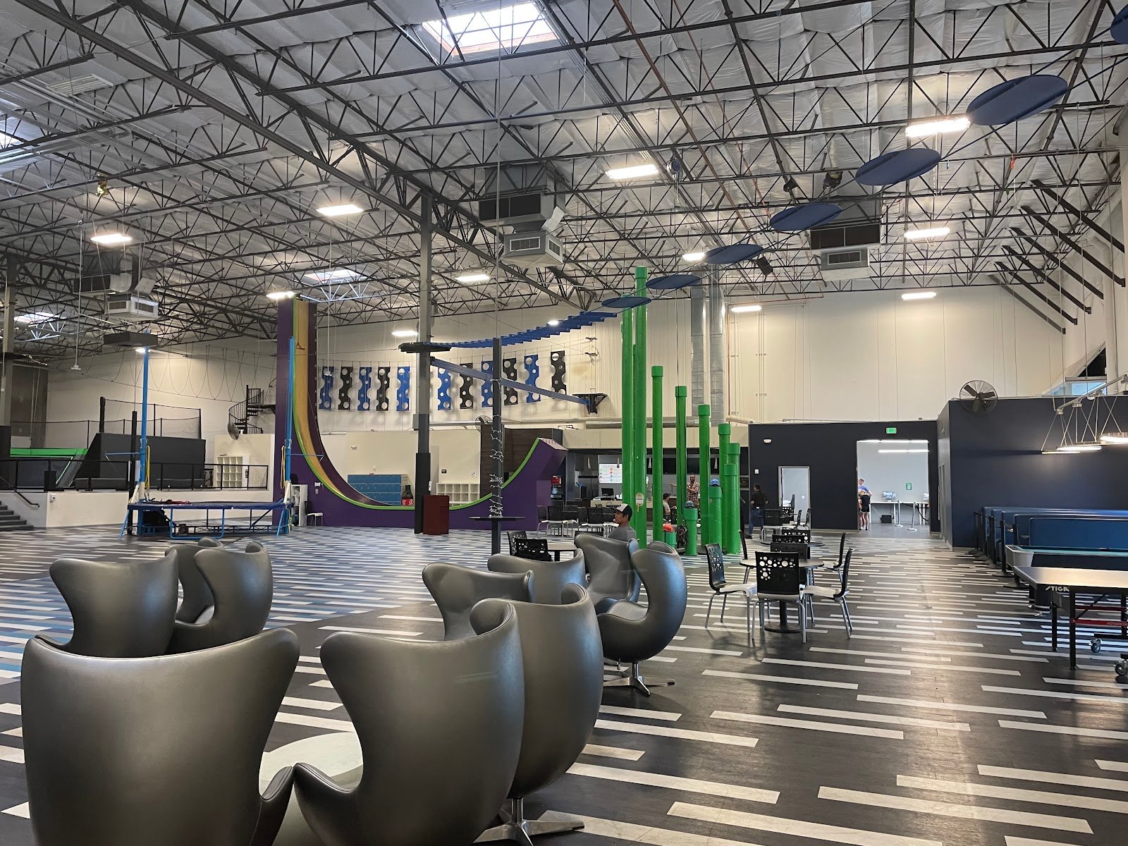 gravity-extreme-zone-trampoline-and-adventure-park-2
