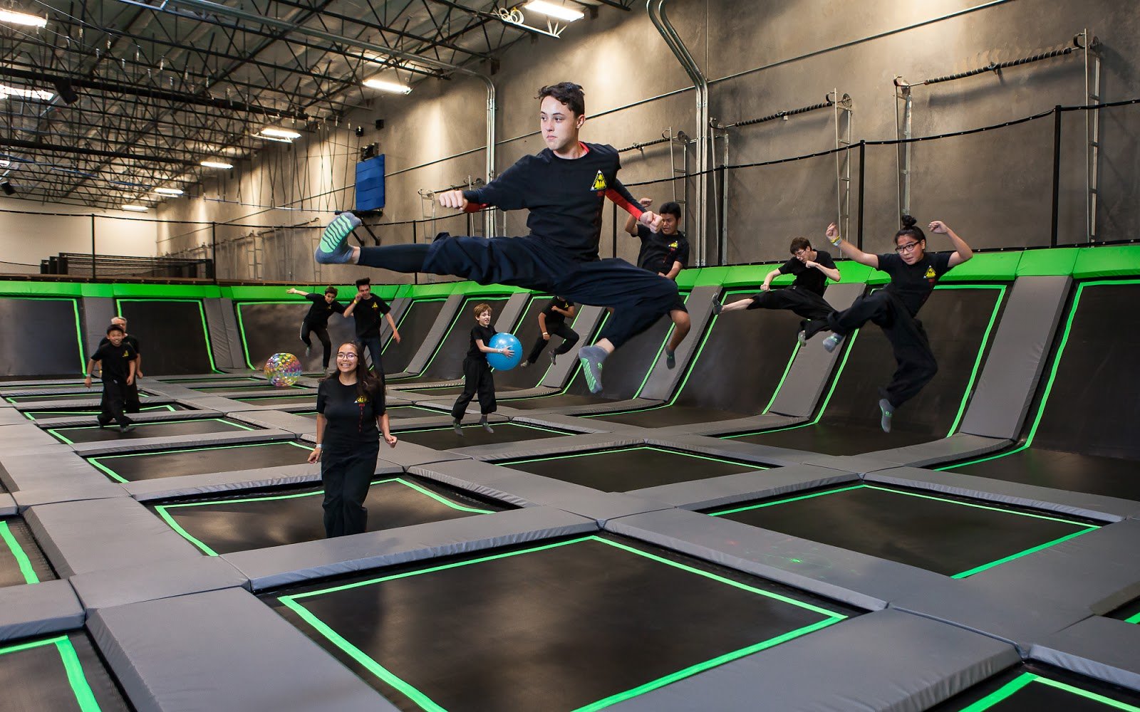 gravity-extreme-zone-trampoline-and-adventure-park-4