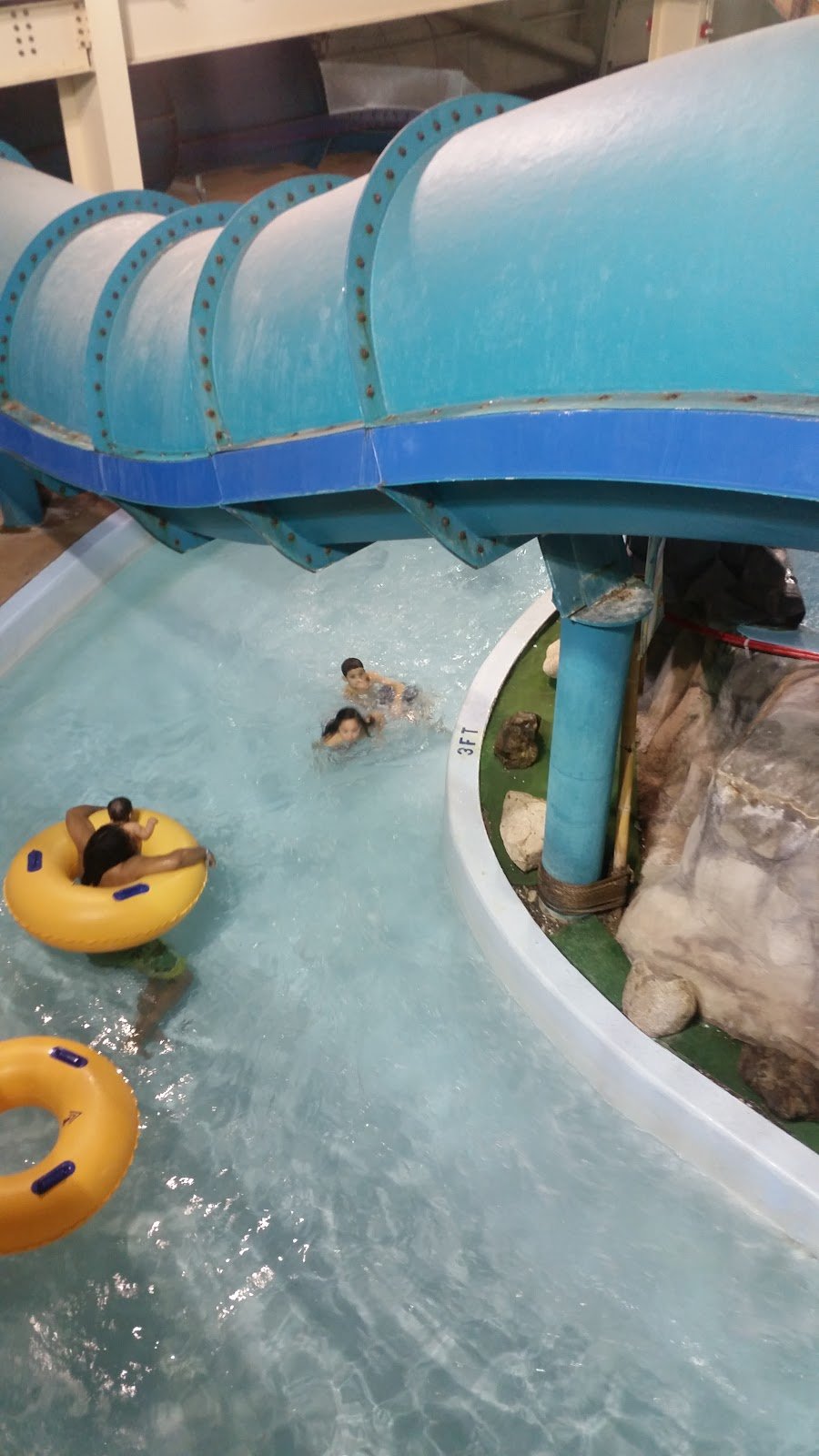 h2oasis-indoor-waterpark-3