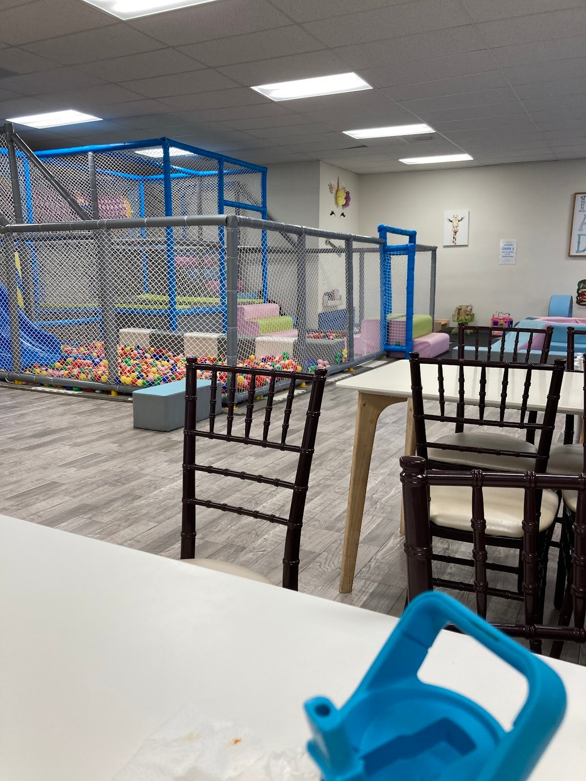 kids-play-cafe-4