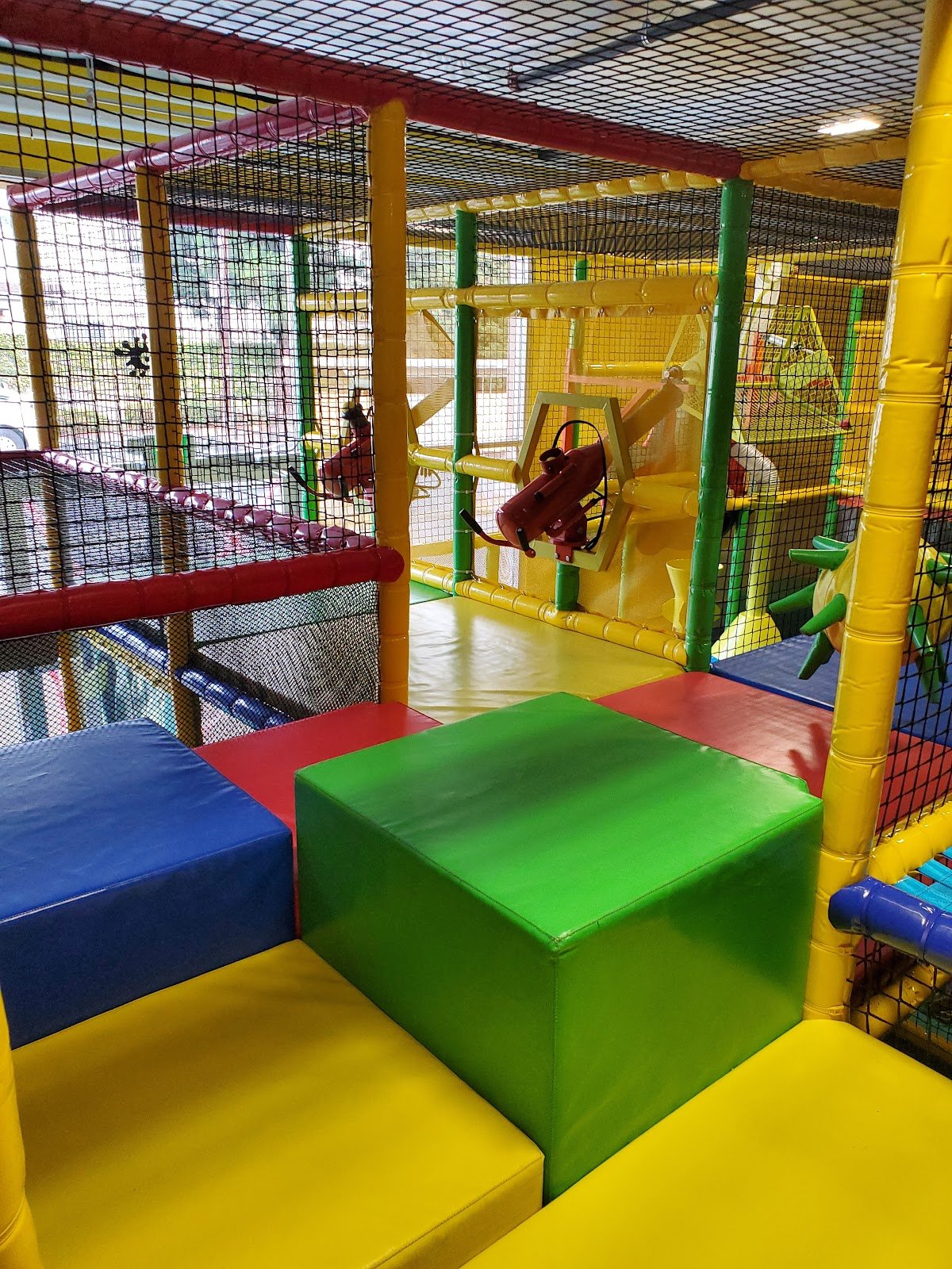 luv-2-play-dublin-best-kids-indoor-playground-and-party-place-2