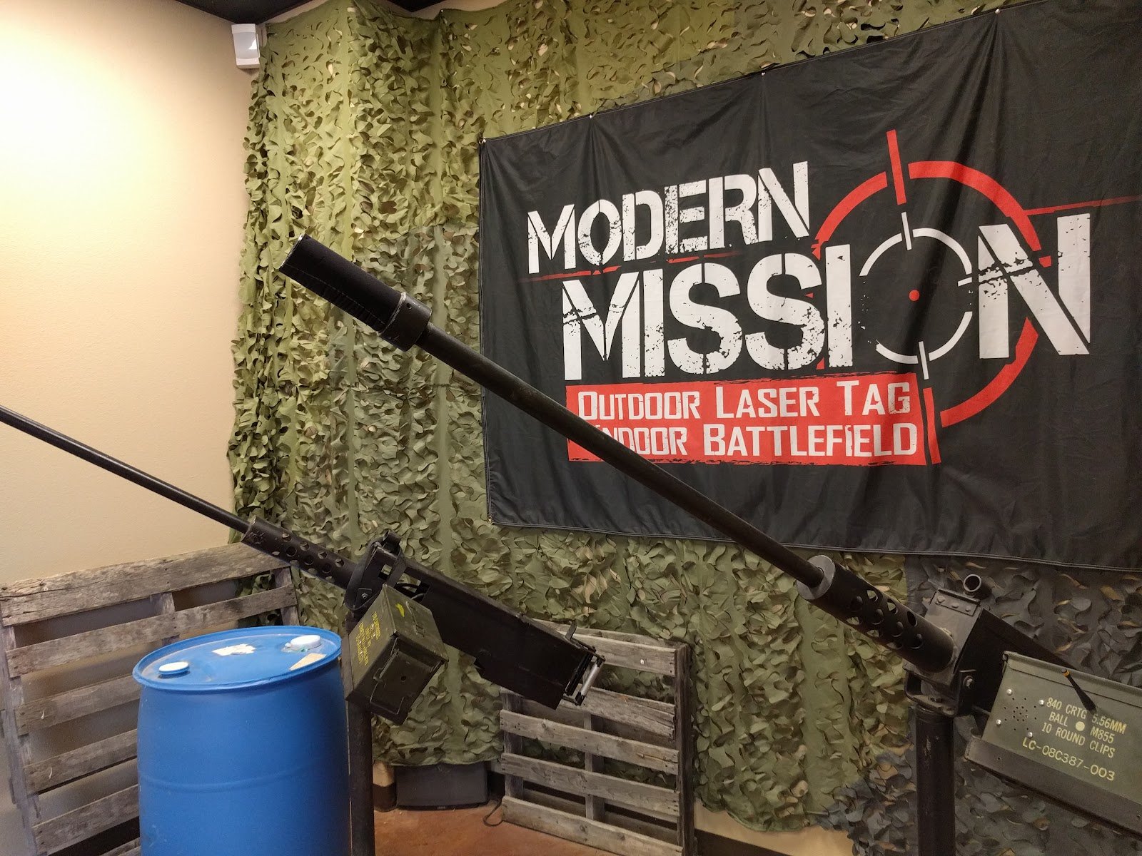 modern-mission-outdoor-laser-tag-airsoft-axe-throwing-indoor-laser-tag-2