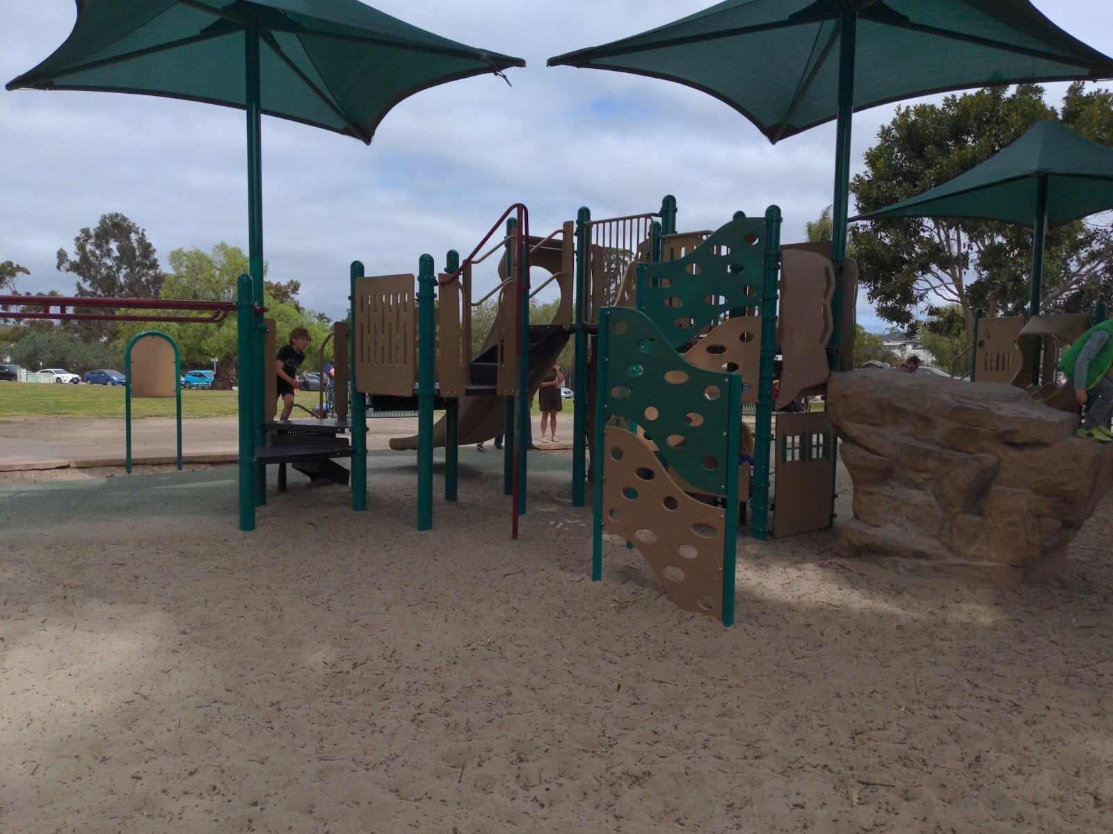 pioneer-park-playground-2