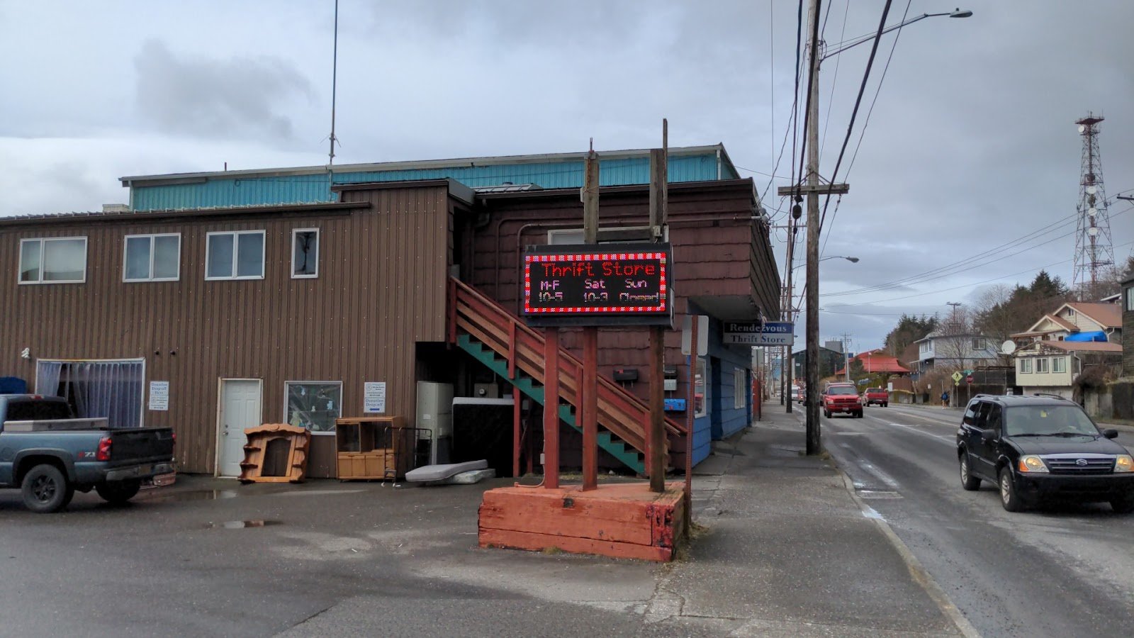 rendezvous-thrift-store-1