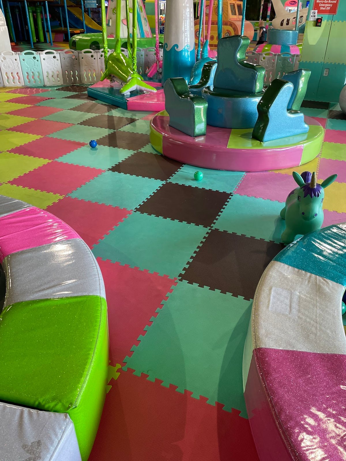 we-play-loud-kids-indoor-playground-3