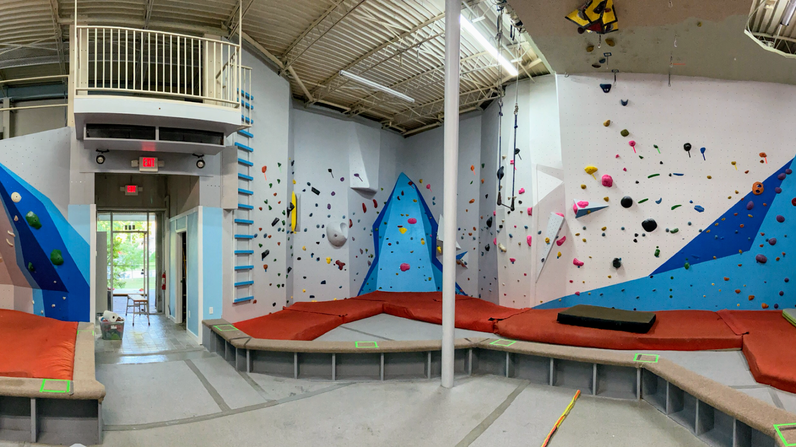 active-climbing-indoor-rock-climbing-gym-1
