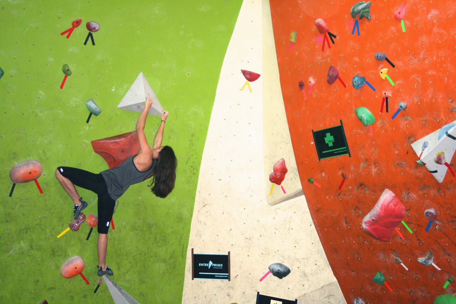 active-climbing-indoor-rock-climbing-gym-2