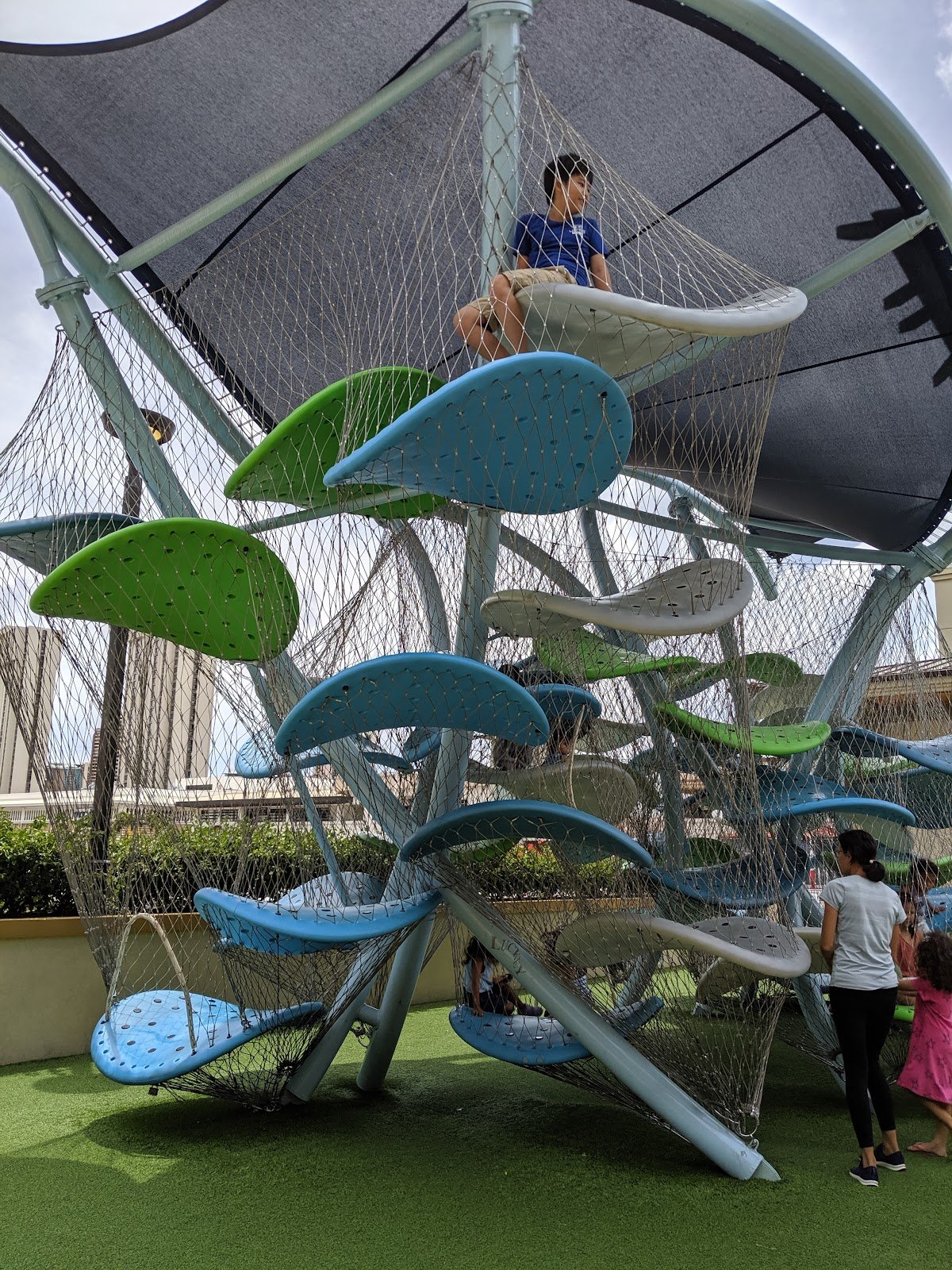 ala-moana-playground-climber-3