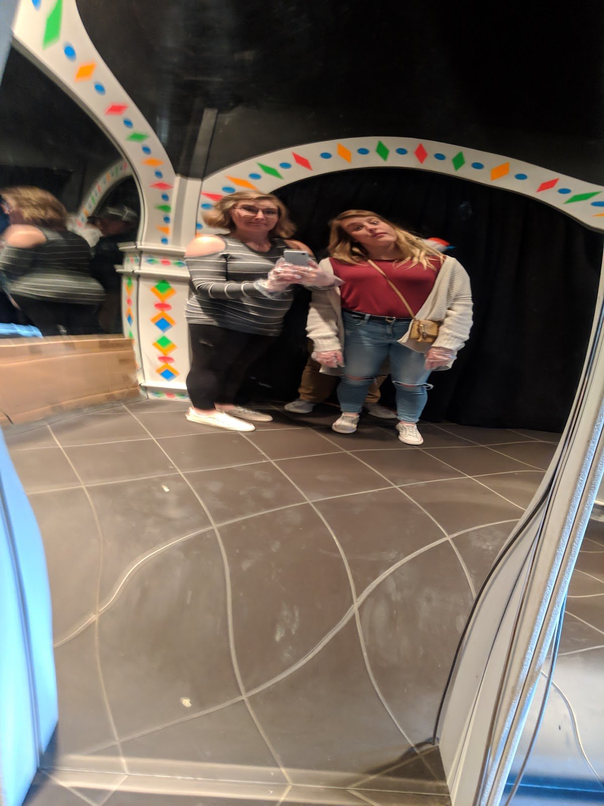 amazing-mirror-maze-3