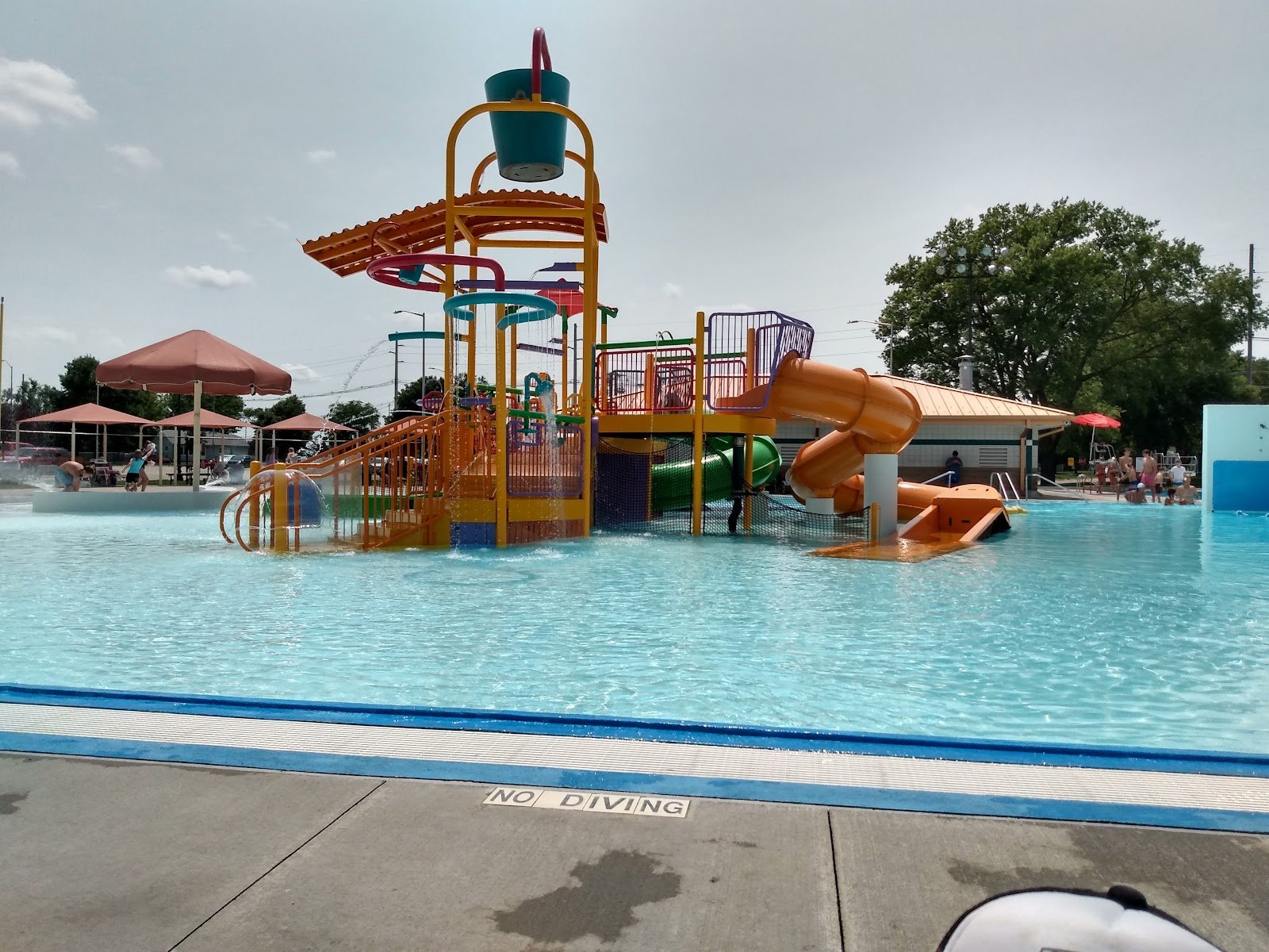 aquacourt-pool-1