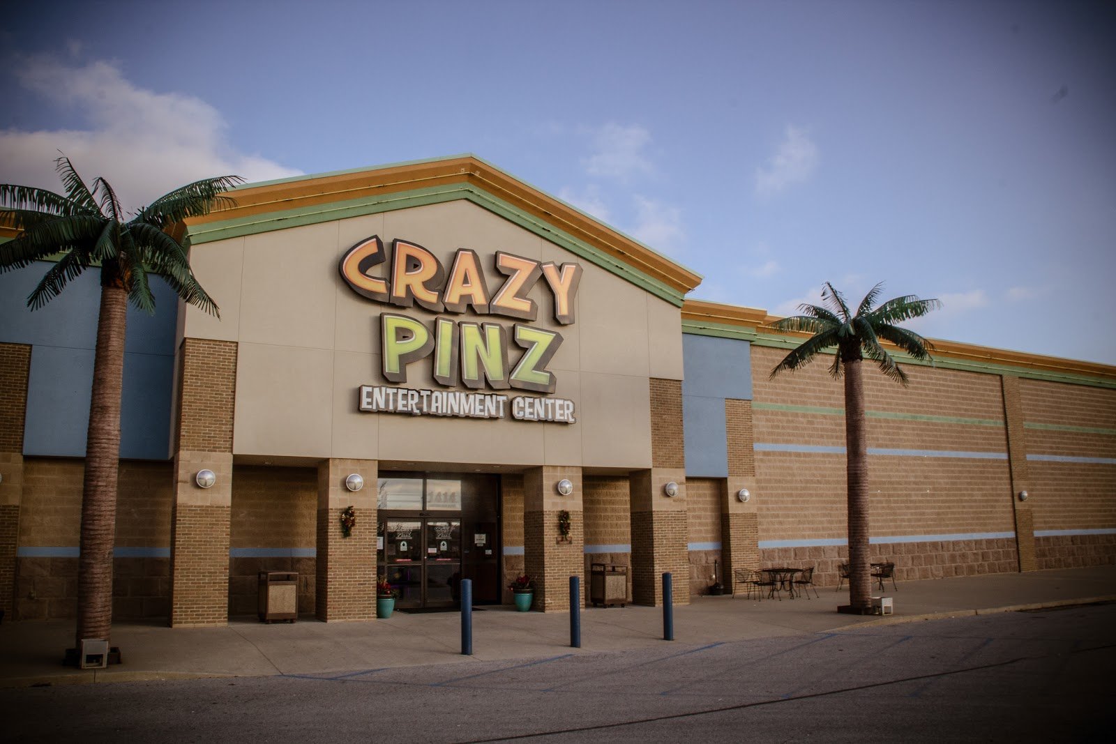 crazy-pinz-entertainment-center-2