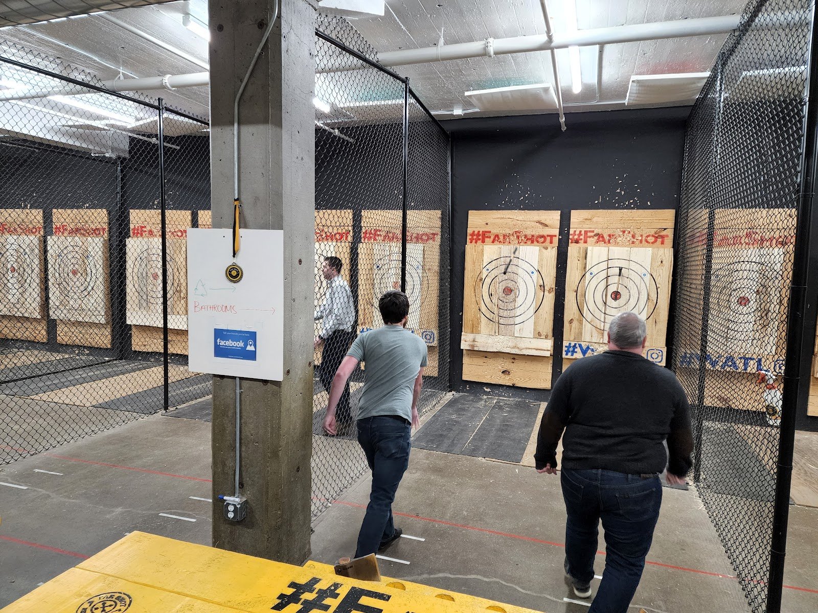 far-shot-syracuse-axe-throwing-archery-and-knife-4