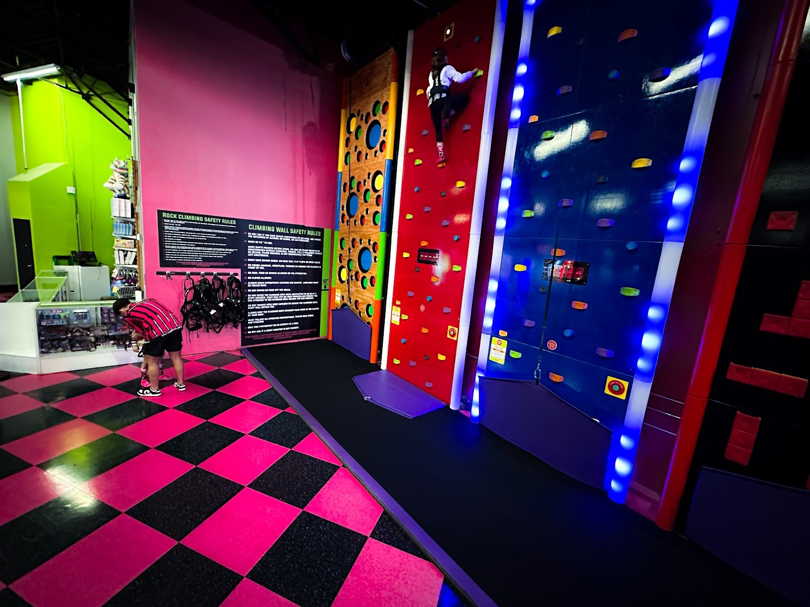 flying-squirrel-trampoline-park-4