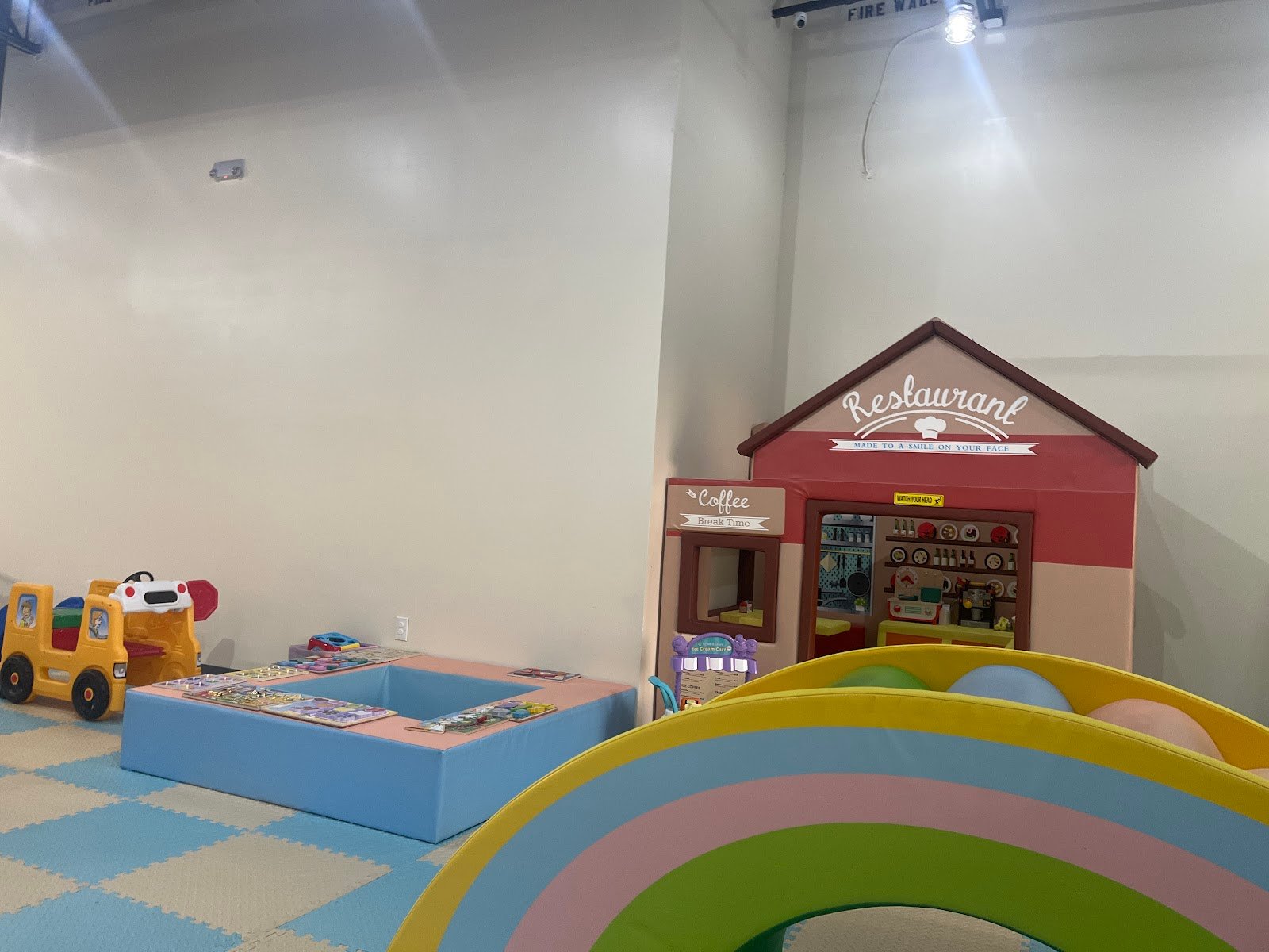 funville-factory-indoor-playground-1