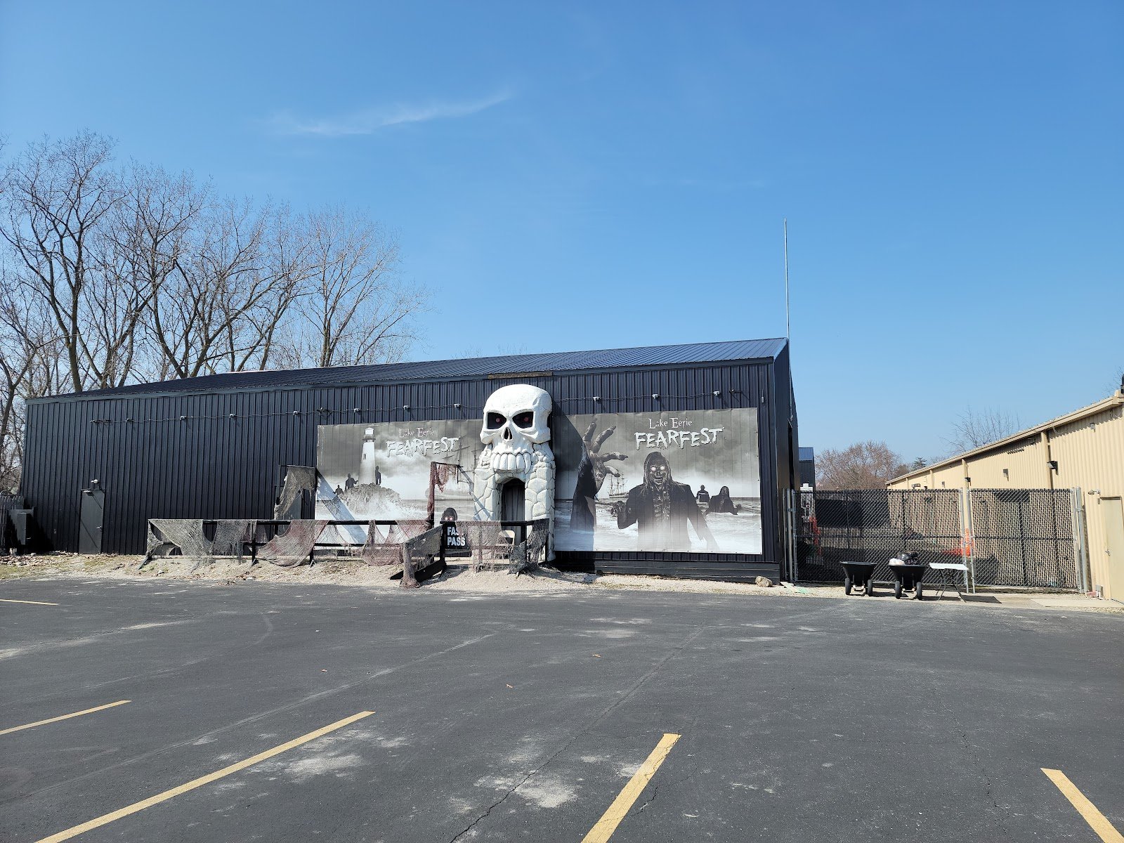 ghostly-manor-thrill-center-4