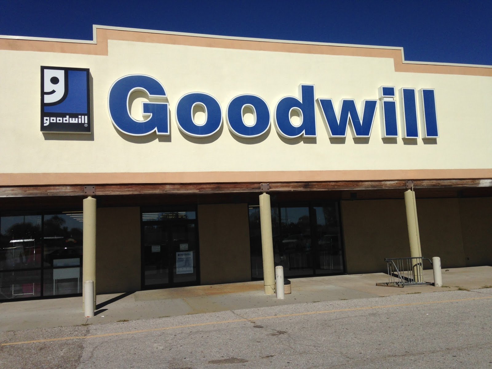goodwill-retail-store-1