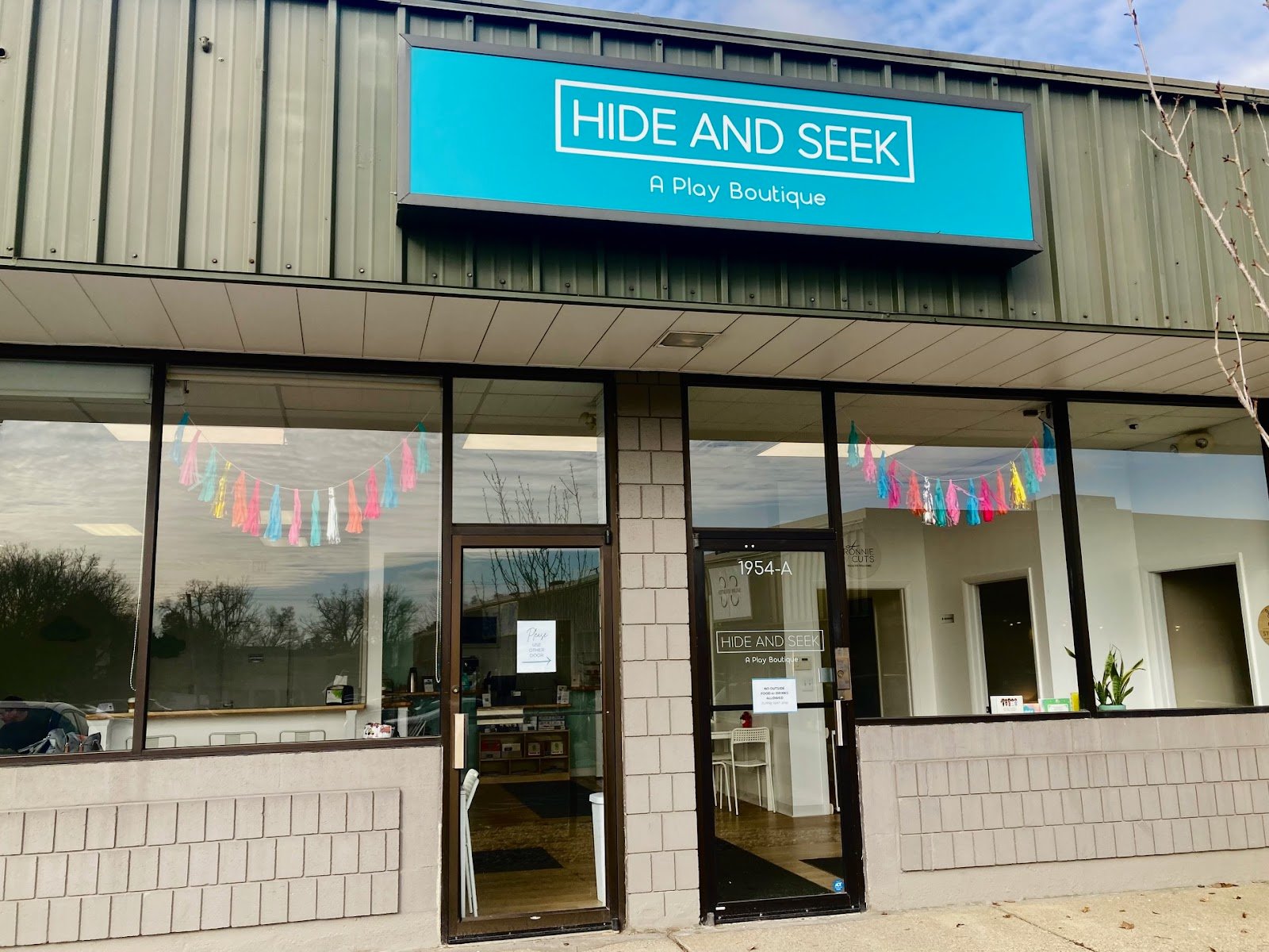 hide-seek-a-play-boutique-4