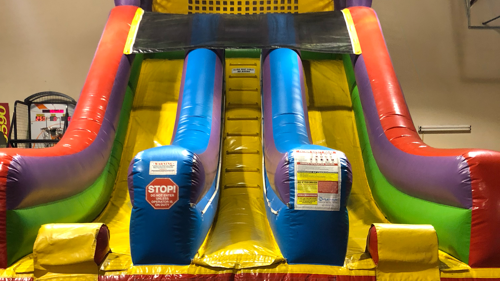 house-of-bounce-fun-center-1