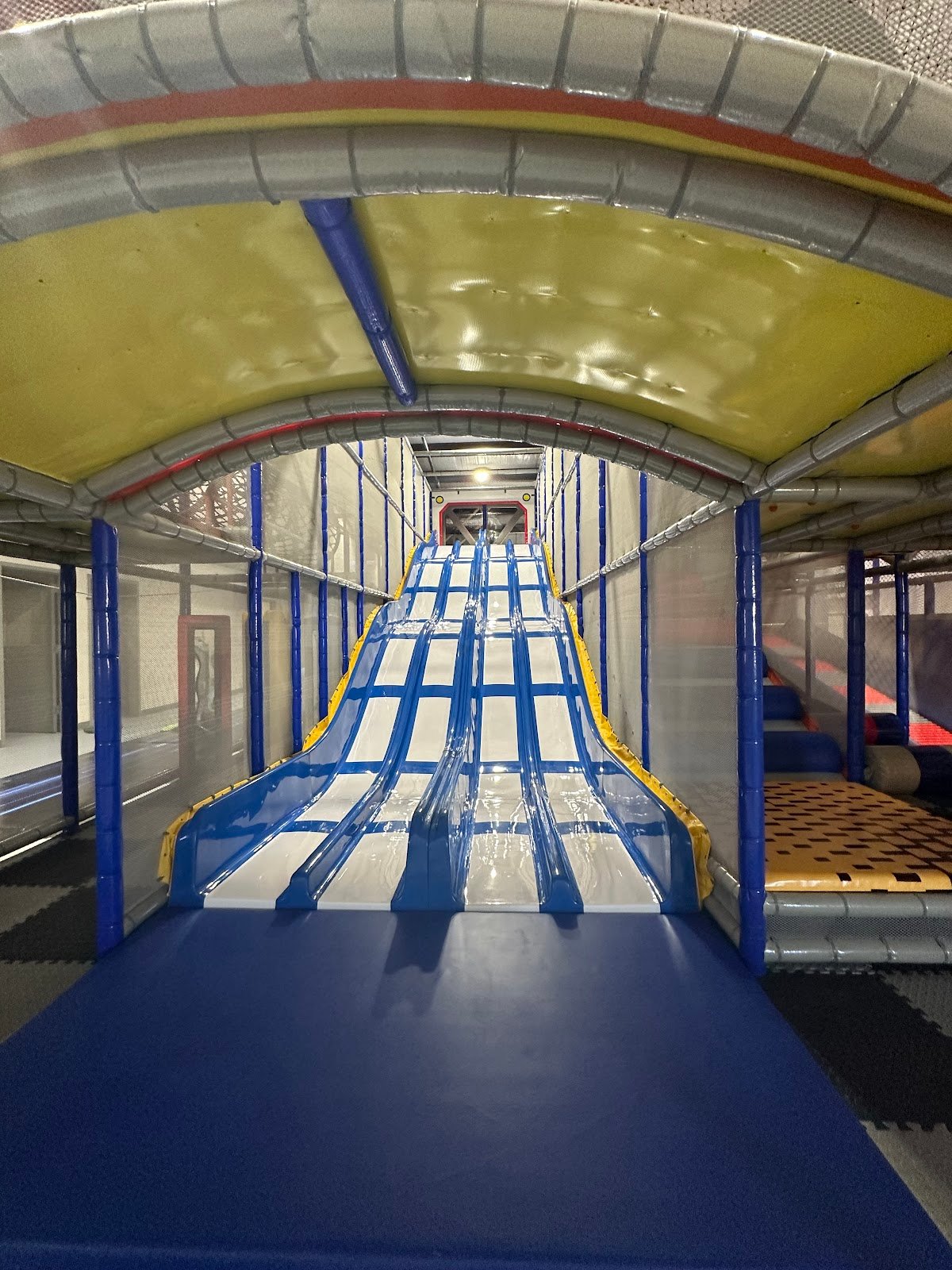 into-space-indoor-playground-2