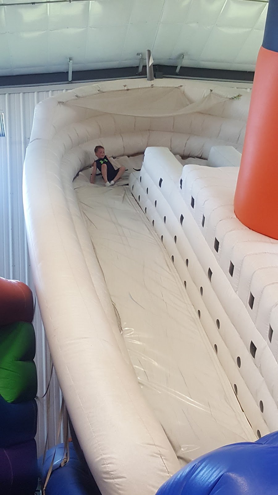jumpin-janes-indoor-party-play-center-2