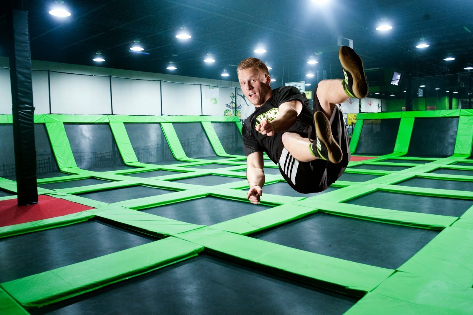 launch-trampoline-park-1