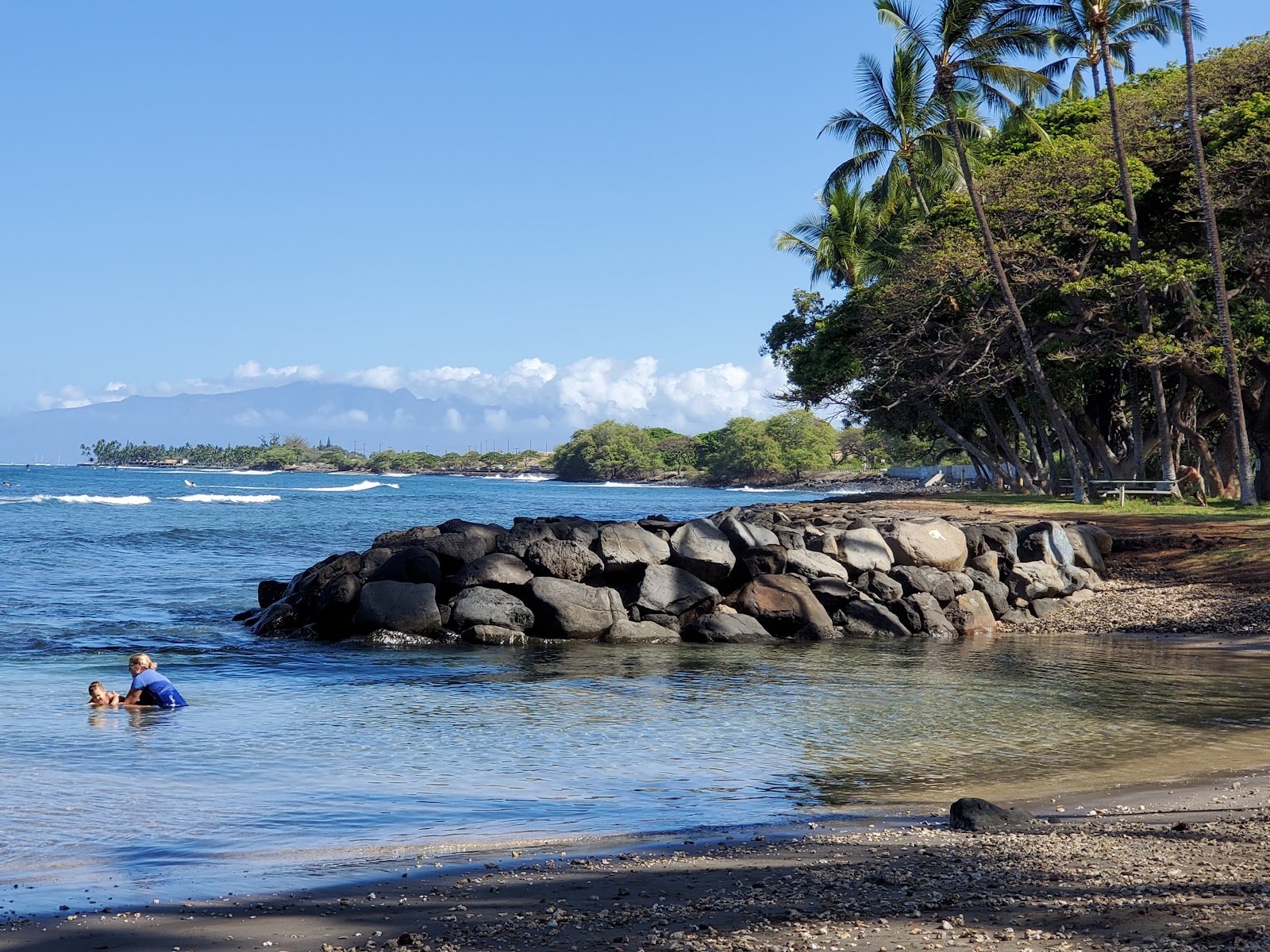 launiupoko-beach-park-1