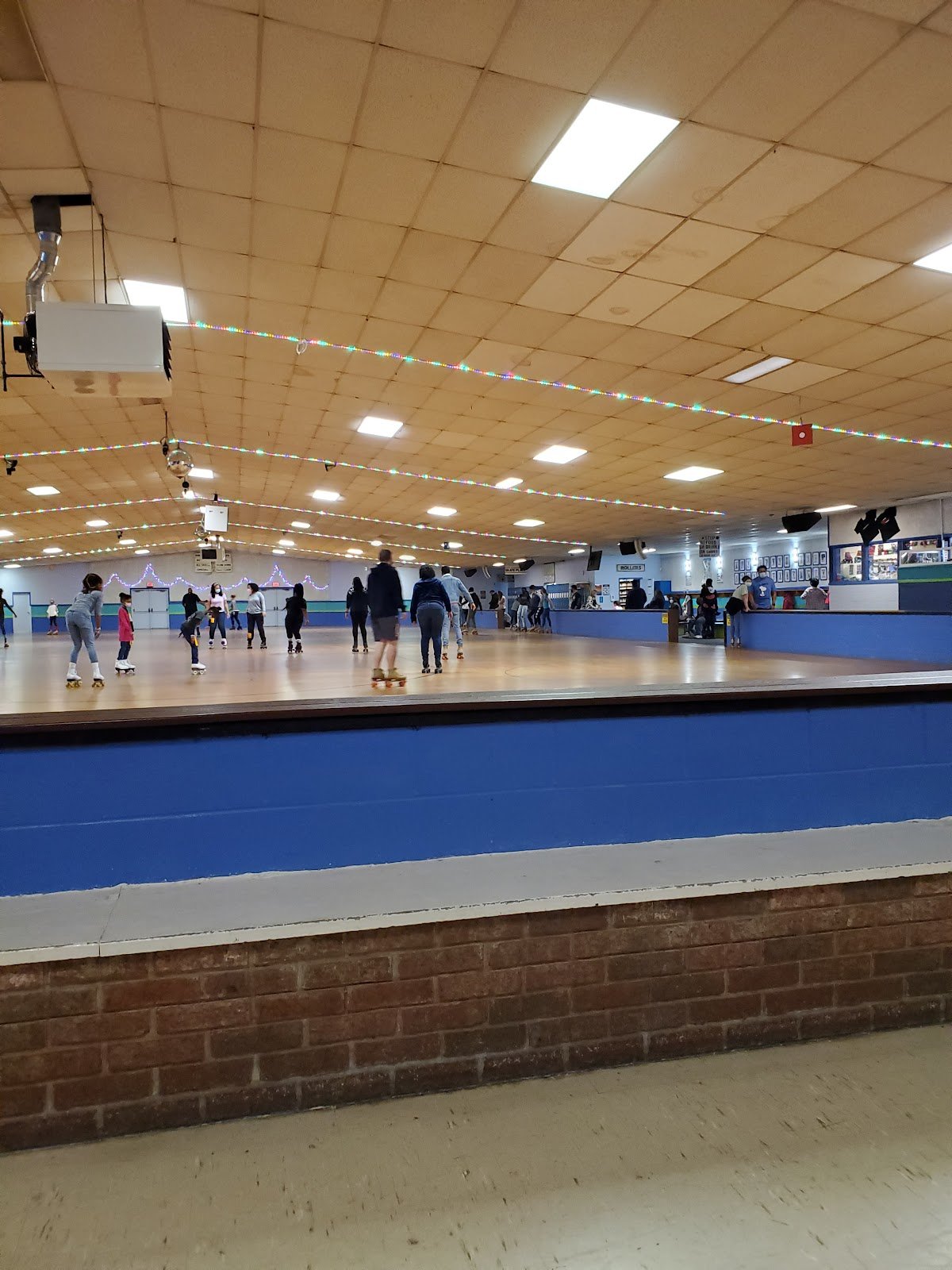 laurel-roller-skating-center-2