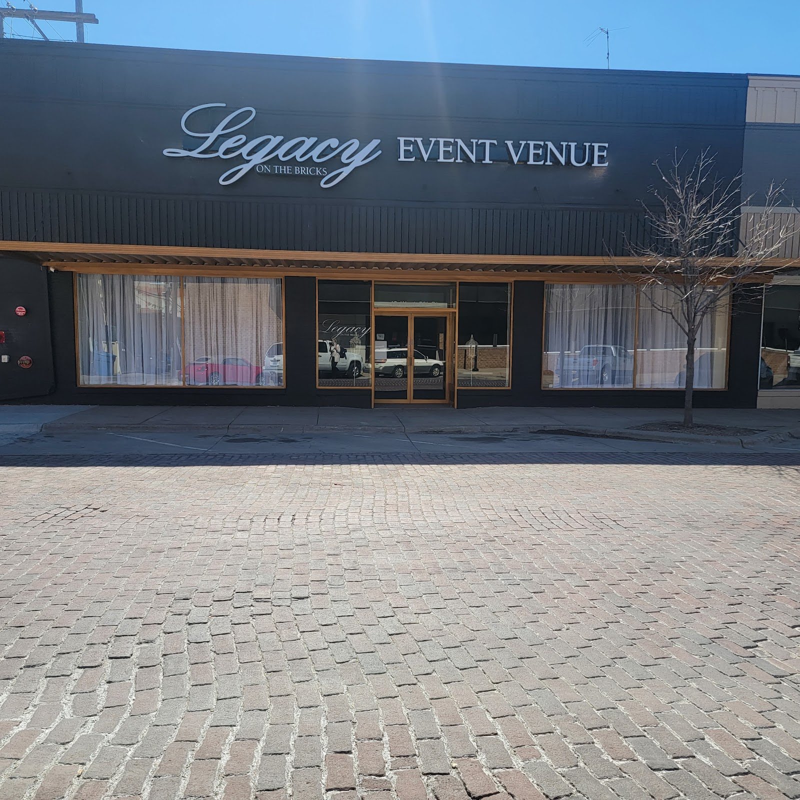 legacy-on-the-bricks-1