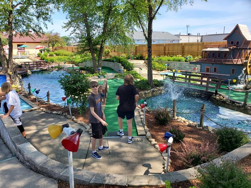 lighthouse-miniature-golf-3