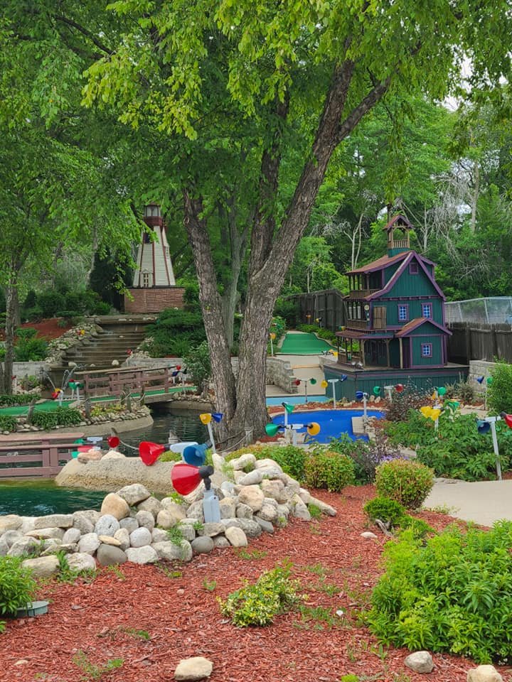 lighthouse-miniature-golf-4