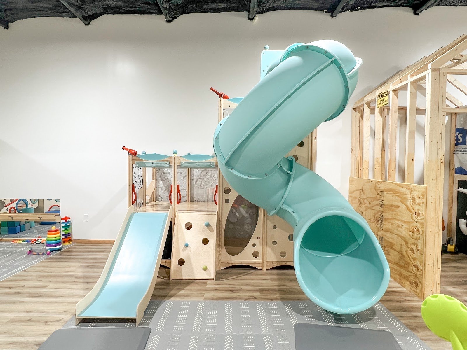 little-peaches-play-cafe-2