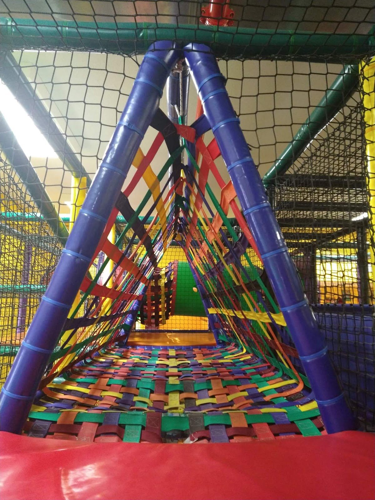 mandees-funtastic-play-center-llc-4