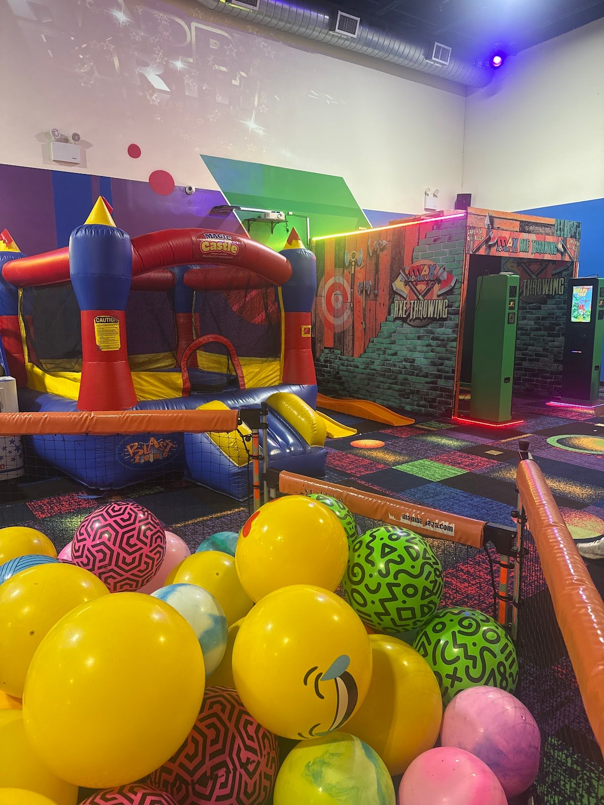 max-adventures-kids-birthday-party-place-4