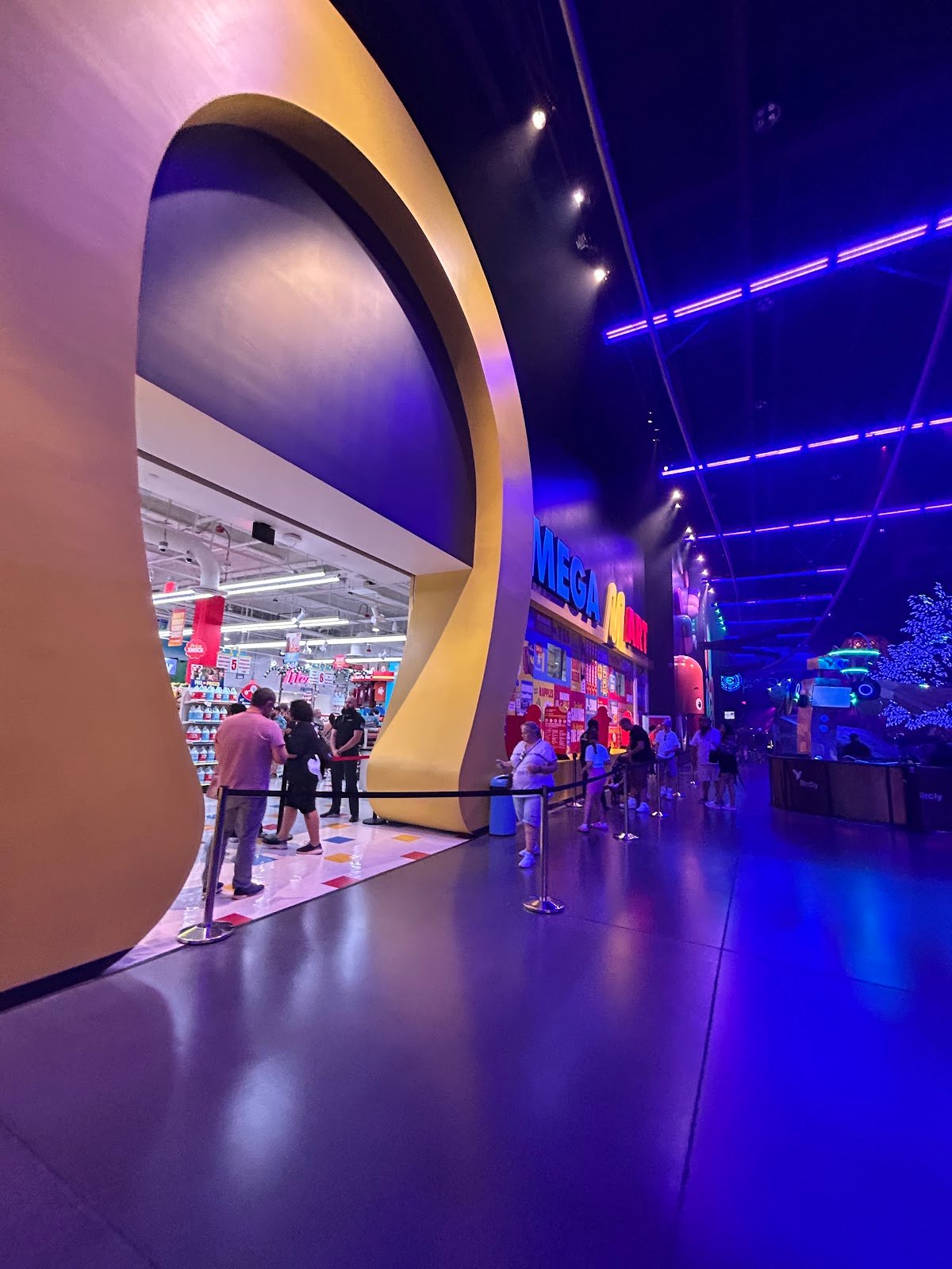 meow-wolf-las-vegas-omega-mart-1