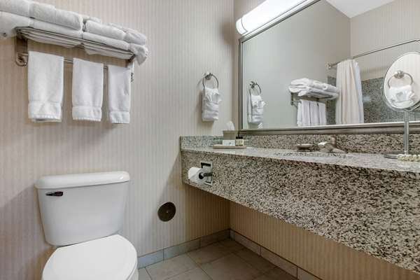 norfolk-lodge-suites-ascend-hotel-collection-4