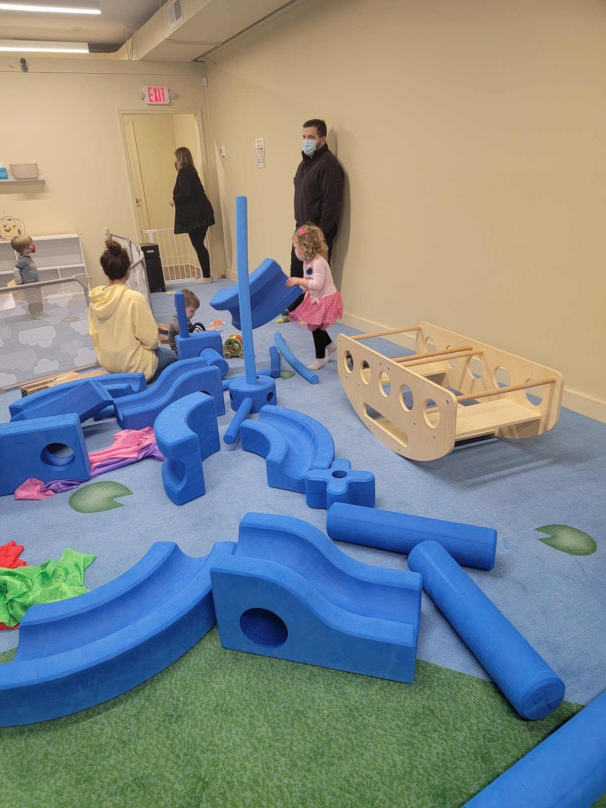 pop-in-play-space-cafe-2