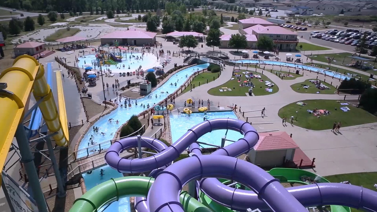 raging-rivers-waterpark-1