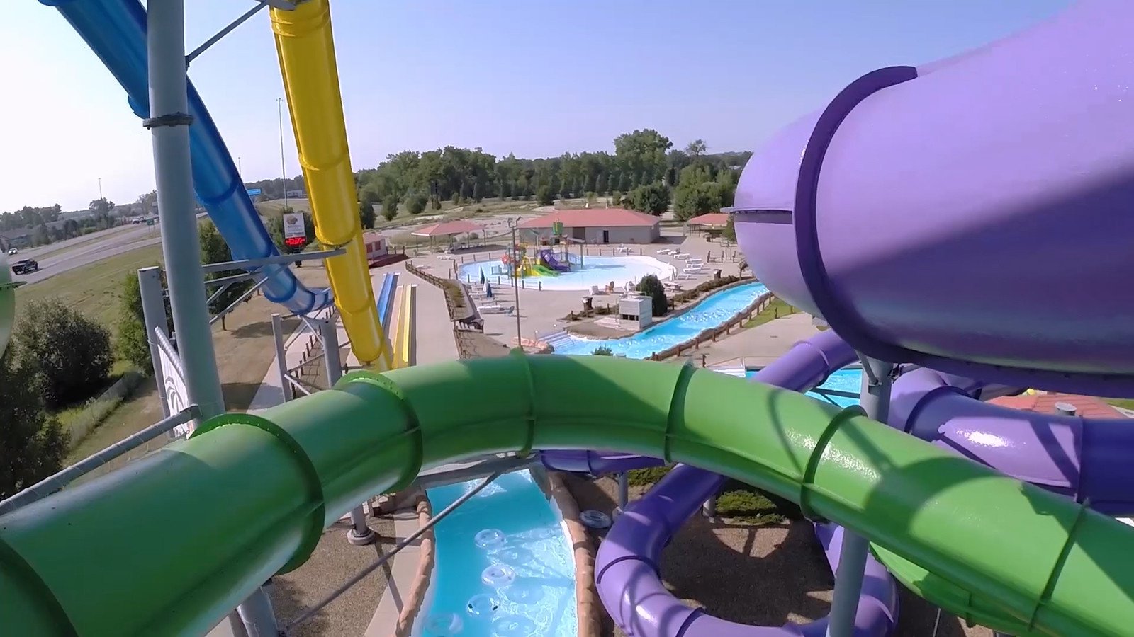 raging-rivers-waterpark-3
